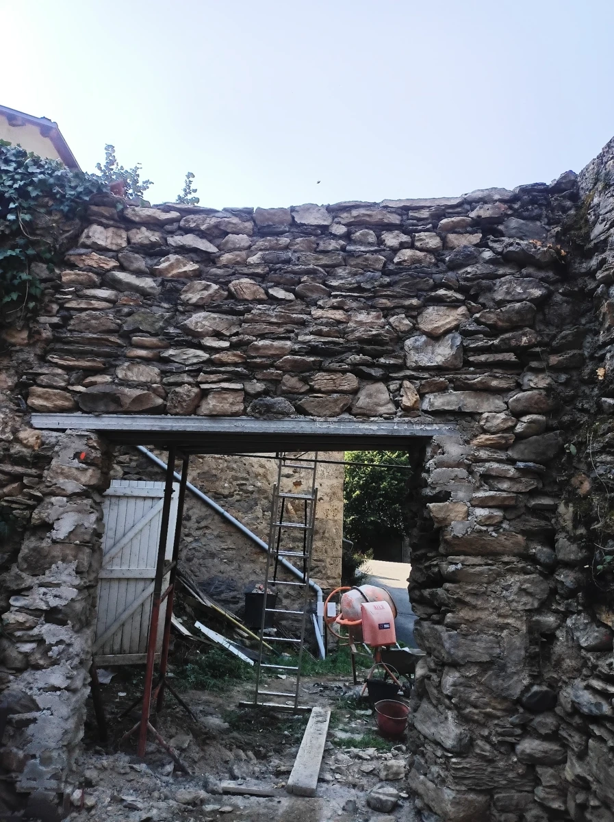 Rénovation d'une entrée en pierre à Saix - restauration durable